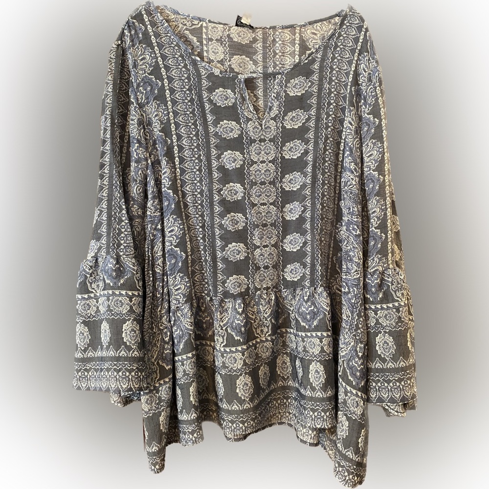 Women’s 2X lightweight blouse
